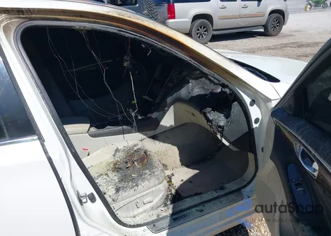 2014 Infiniti Q50 Premium из США, поврежденный, VIN JN1BV7AP9EM693510